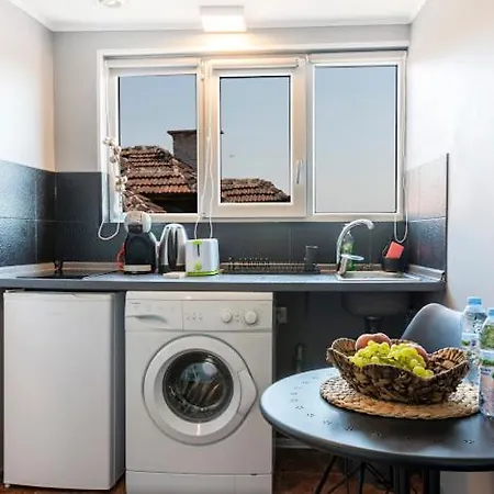 Lovely 1-bedroom In The Center Of Apartment