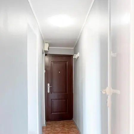 Apartment Lovely 1-bedroom In The Center Of