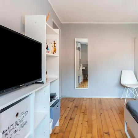 Lovely 1-bedroom In The Center Of Apartment Sofia