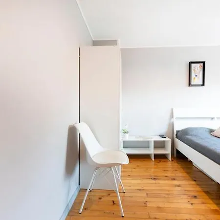 Lovely 1-bedroom In The Center Of Apartment